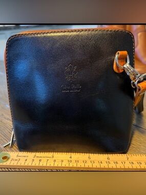 Vera Pelle Black Italian Leather Crossbody with Brown Trim